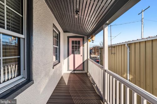 112 Lawrence St, Charles Town WV 25414-1514 exterior