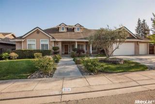 904 Country Club Cir, Ripon, CA 95366-2251
