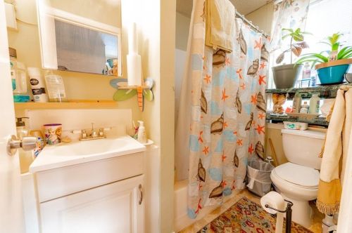42 Zone St, Providence, RI 02908-4841