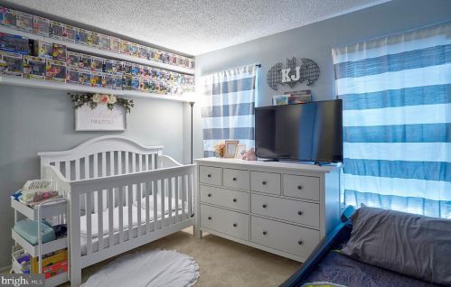 24 Cheverny Ct, Trenton NJ 08619-4718 exterior