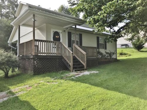 326 Middle Dr, Ravenscroft, TN 38583-4730
