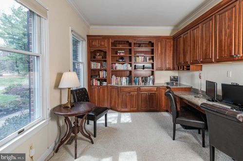 1 Tomlyn Dr, Princeton NJ  08540-4316 exterior