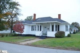 1 Lawrence St, Lyman, SC 29365-1610