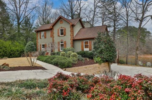 5029 Willow Creek Dr, Holly Springs, GA 30188-4379