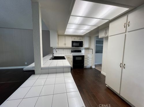 10498 Santa Clara St, Cypress, CA 90630-4232