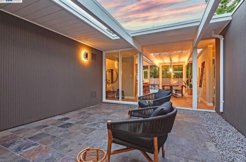 973 Moreno Ave, Palo Alto, CA 94303-3732