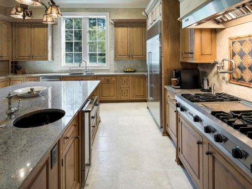 5540 Lake Island Dr, Atlanta GA  30327-4832 exterior