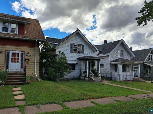 520 Winnipeg Ave, Duluth, MN 55806-1449