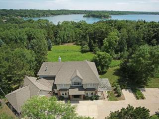 13525 Oldfield Rd, Stillwater, MN 55082-8562