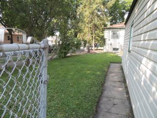 1058 23rd Ave, Minneapolis MN  55411-0025 exterior