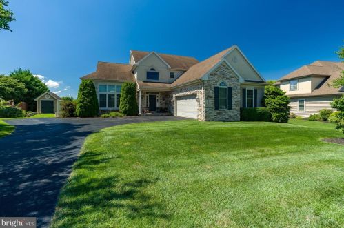 117 Farmstead Dr, Lancaster, PA 17603-7913