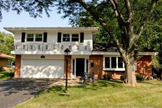 1247 Carlisle Pl, Bannockburn, IL 60015-2303
