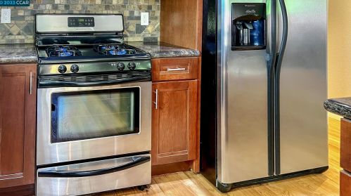 2031 Hoover Ave, Concord CA  94523-4621 exterior