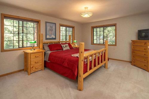 11487 Alder Dr, Truckee CA  96161-2814 exterior