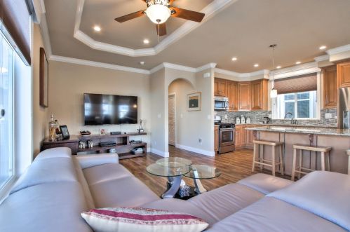 325 Sylvan Ave, Mountain View, CA 94041-1639