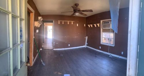 3209 Th, Austin TX  78702-1400 exterior