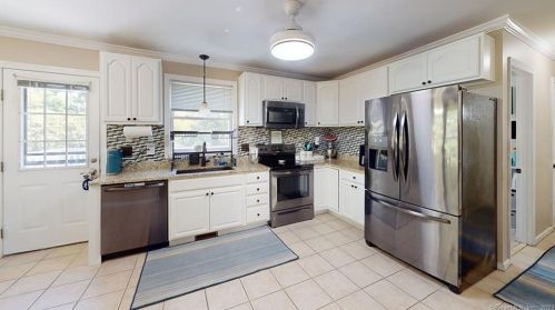 1037 Providence Pike, Killingly CT  06239-4003 exterior