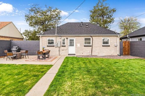 2800 Poplar St, Denver CO  80207-2945 exterior