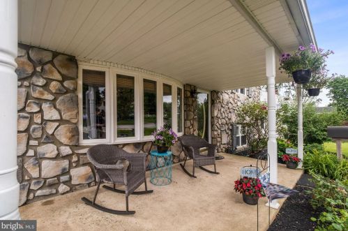 406 Manor Dr, Media, PA 19063-5933