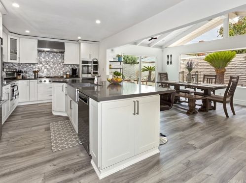 2009 Williams St, Santa Ana CA 92705-7841 exterior