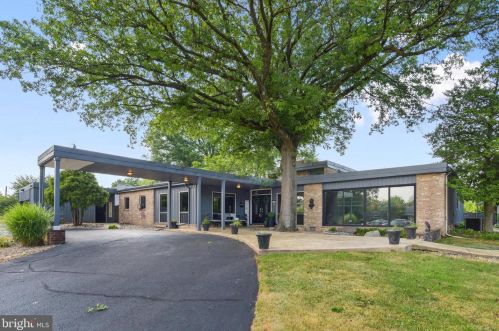 1624 Mitchell Rd, Harrisburg, PA 17110-3126