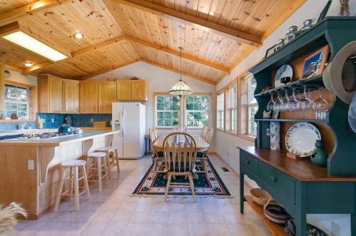 11896 Rhineland Ave, Truckee CA  96161-7070 exterior