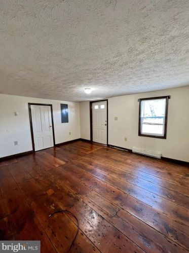 218 West St, Charles Town WV  25414-1538 exterior