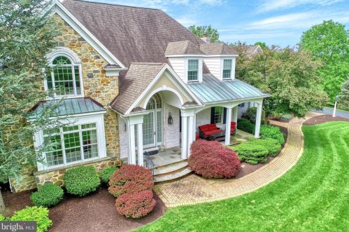 2848 Deer Chase Ln, York, PA 17403-9584