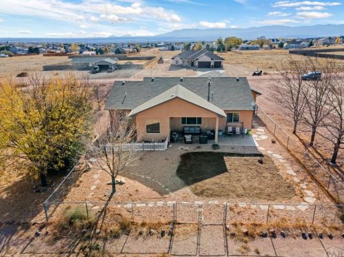 1117 Meadowmoor Dr, Pueblo CO  81007-2020 exterior