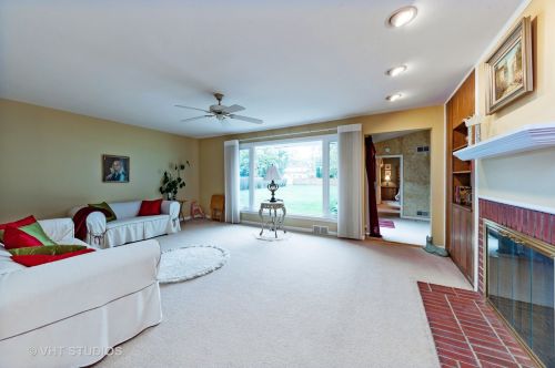 411 Waverly Rd, Arlington Hts, IL 60004-2558