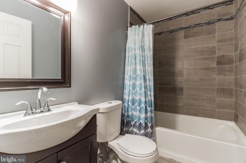 5215 10th St, Philadelphia PA  19141-4009 exterior