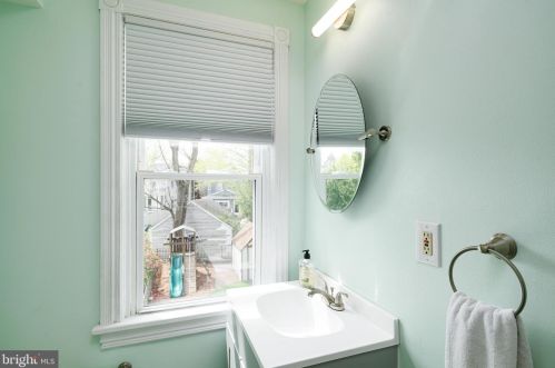 212 Atlantic Ave, Haddonfield NJ 08033-3334 exterior