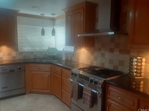 8415 Yarrow Ln, Riverside CA  92508-2926 exterior