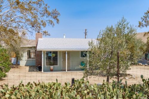 9649 Bella Vista Dr, Morongo Valley, CA 92256-9541