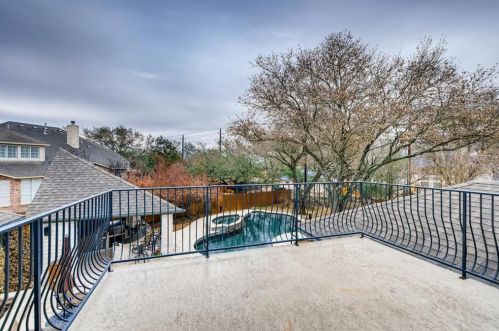 9904 Charthouse Cv, Austin TX  78730-3566 exterior