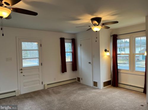 56 Mandl St, Trenton NJ  08619-3604 exterior