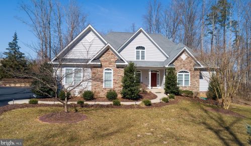 126 Village Dr, Bumpass, VA 23024-4344
