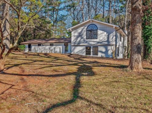 2205 Stratmor Dr, Stone Mountain, GA 30087-1155