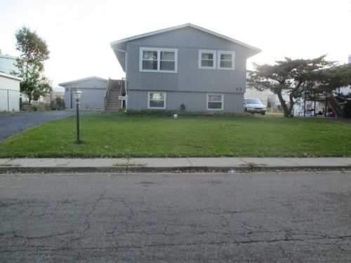 607 Topeka Dr, Carpentersville, IL 60110-1501