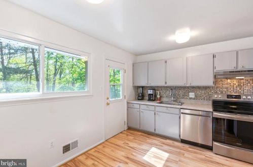 12826 Greenhall Dr, Woodbridge VA  22192-3224 exterior