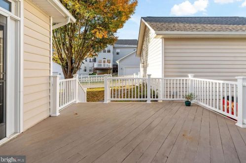 409 Prospect Hl Blvd, Charles Town WV 25414-5497 exterior