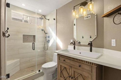 3072 Lamplighter St, Simi Valley CA  93065-5287 exterior