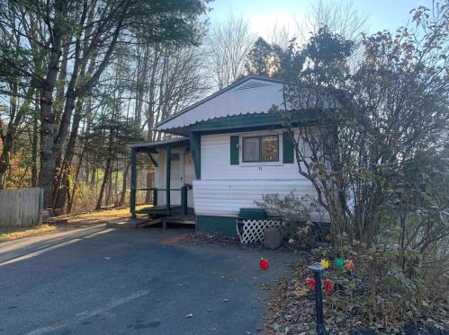 11 Ringer Dr, Somersworth, NH 03878-2042