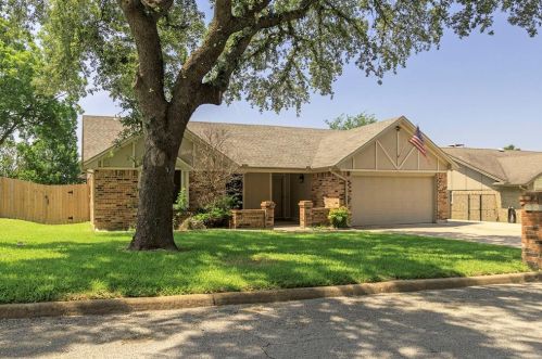 6756 Fair Meadows Dr, Fort Worth, TX 76182-7601