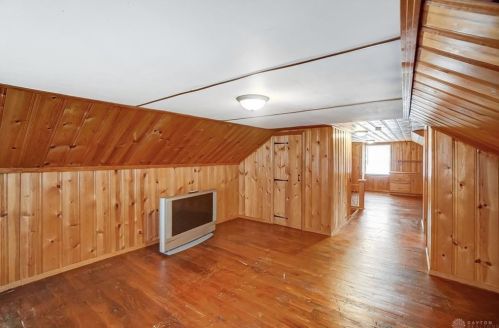 221 Parkwood Ave, Springfield OH  45506-2702 exterior