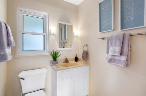 10564 Ainsworth Dr, Los Altos CA 94024-7448 exterior