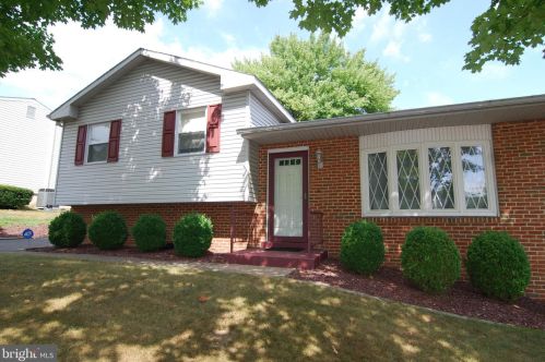 6180 Huntingdon St, Harrisburg, PA 17111-4361