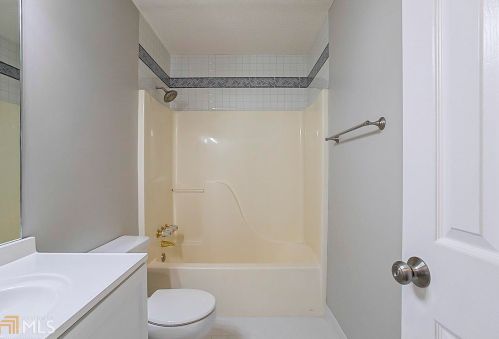 226 David Larsen Dr, Stockbridge GA  30281-1862 exterior