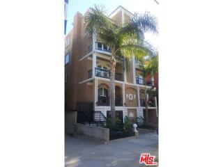 11952 Montana Ave, Los Angeles CA  90049-5014 exterior