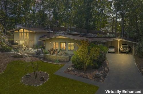 811 Sherwood Rd, Gainesville, GA 30501-2131